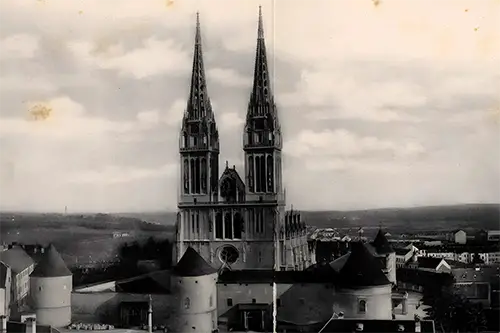 1952. godina - Zagrebačka katedrala